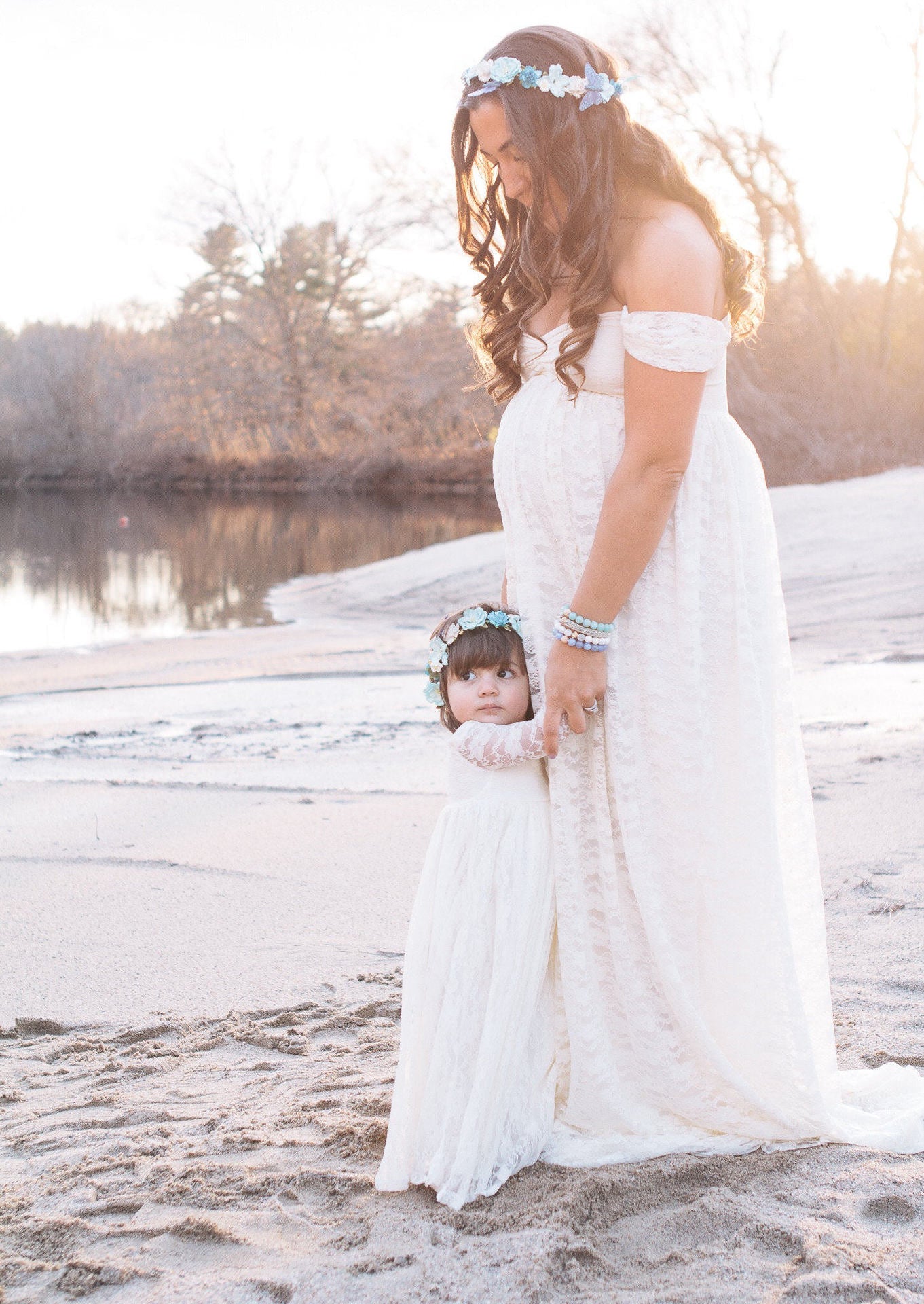 Elegant Lace Maternity Gown with Short Sleeves